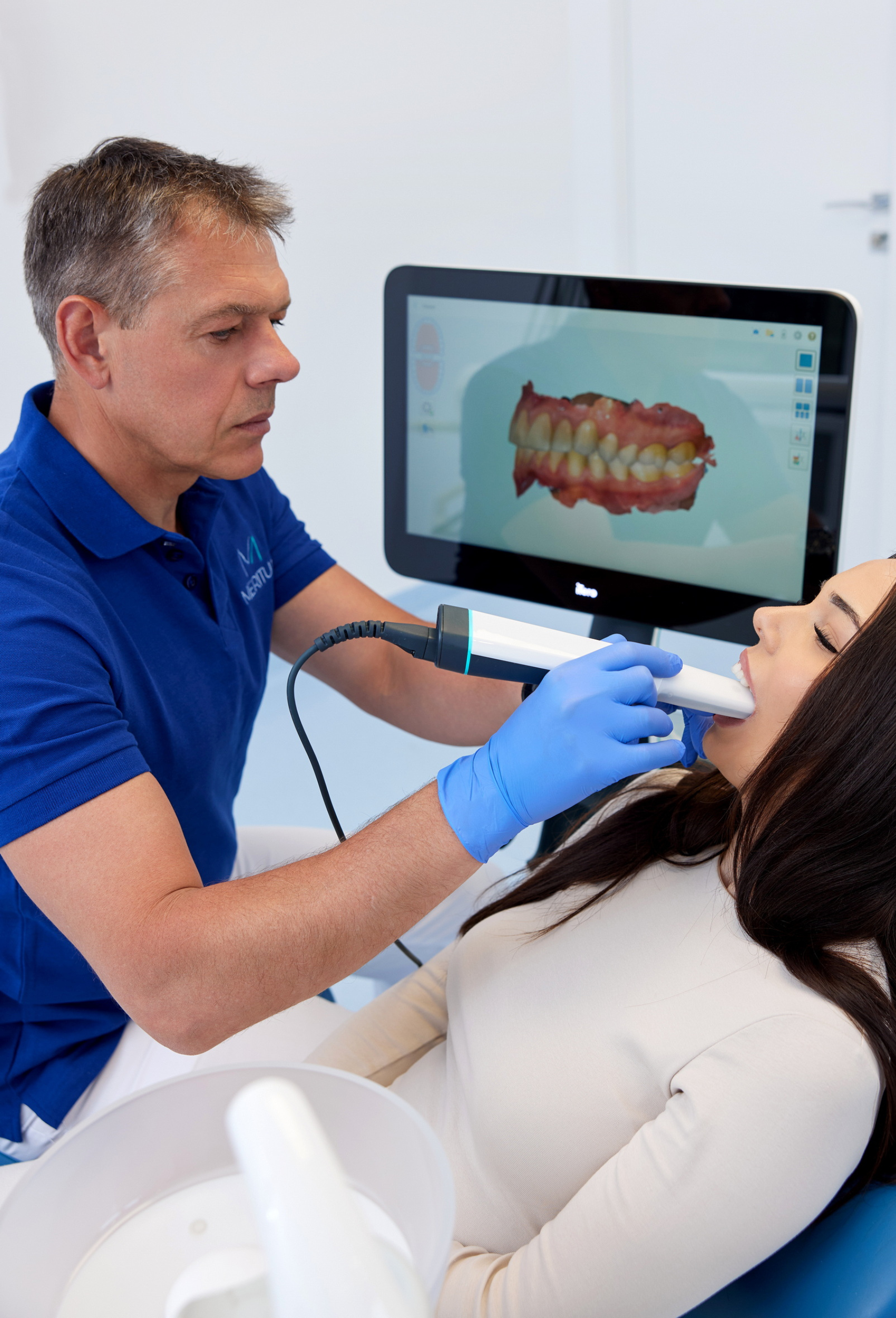 skanowanie zębów skanerem 3D planowanie leczenia nakładkami ortodontycznymi Łódź